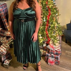 Cider Curve Emerald Green Pleated Dress 1X
